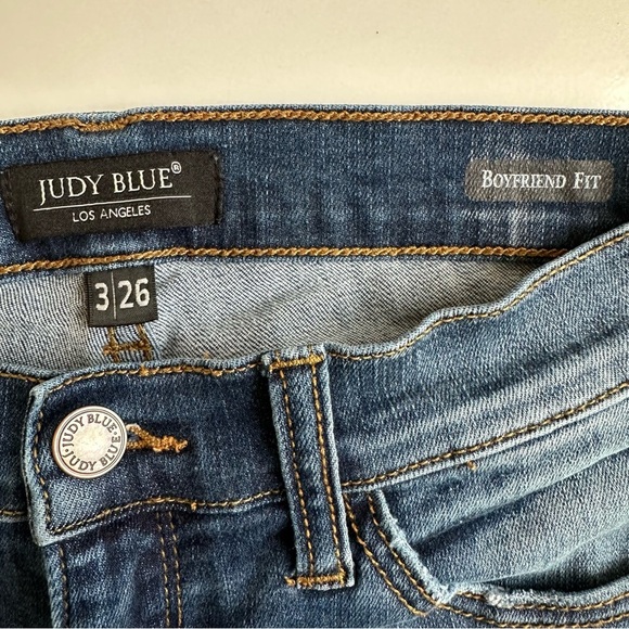 Judy Blue Boyfriend Fit Jeans Distressed Destroyed Medium
Wash 3, 26 JB8284MD - Picture 6 of 8